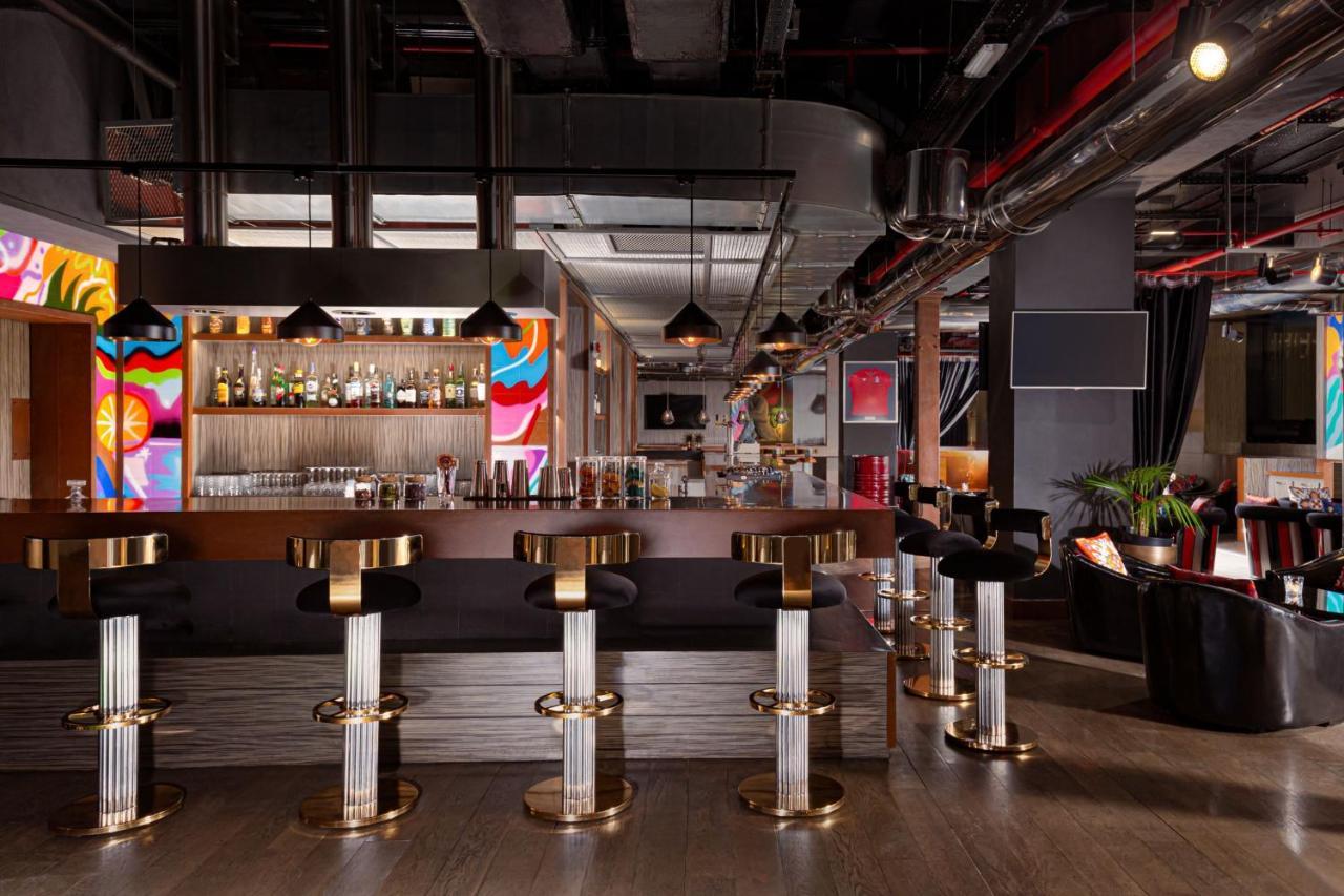 Baku Marriott Hotel Boulevard エクステリア 写真 The interior of the bar