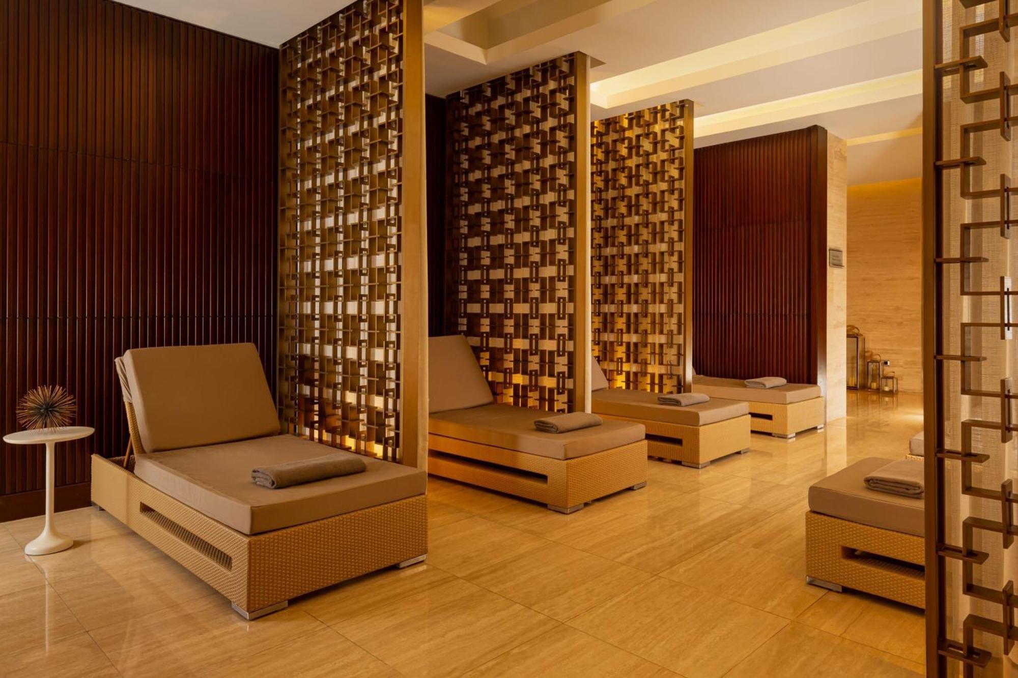 Baku Marriott Hotel Boulevard エクステリア 写真 The spa at The Westin Mumbai