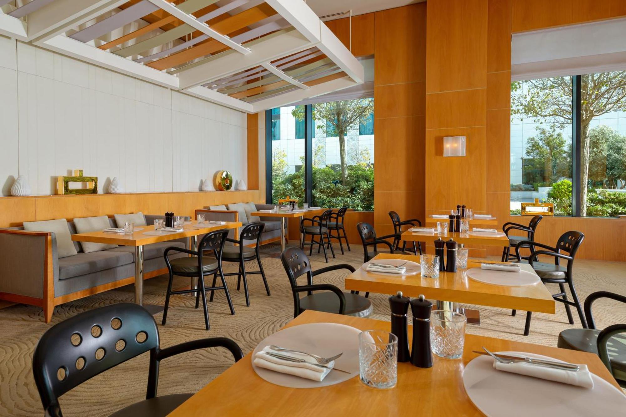 Baku Marriott Hotel Boulevard エクステリア 写真 The interior of the restaurant
