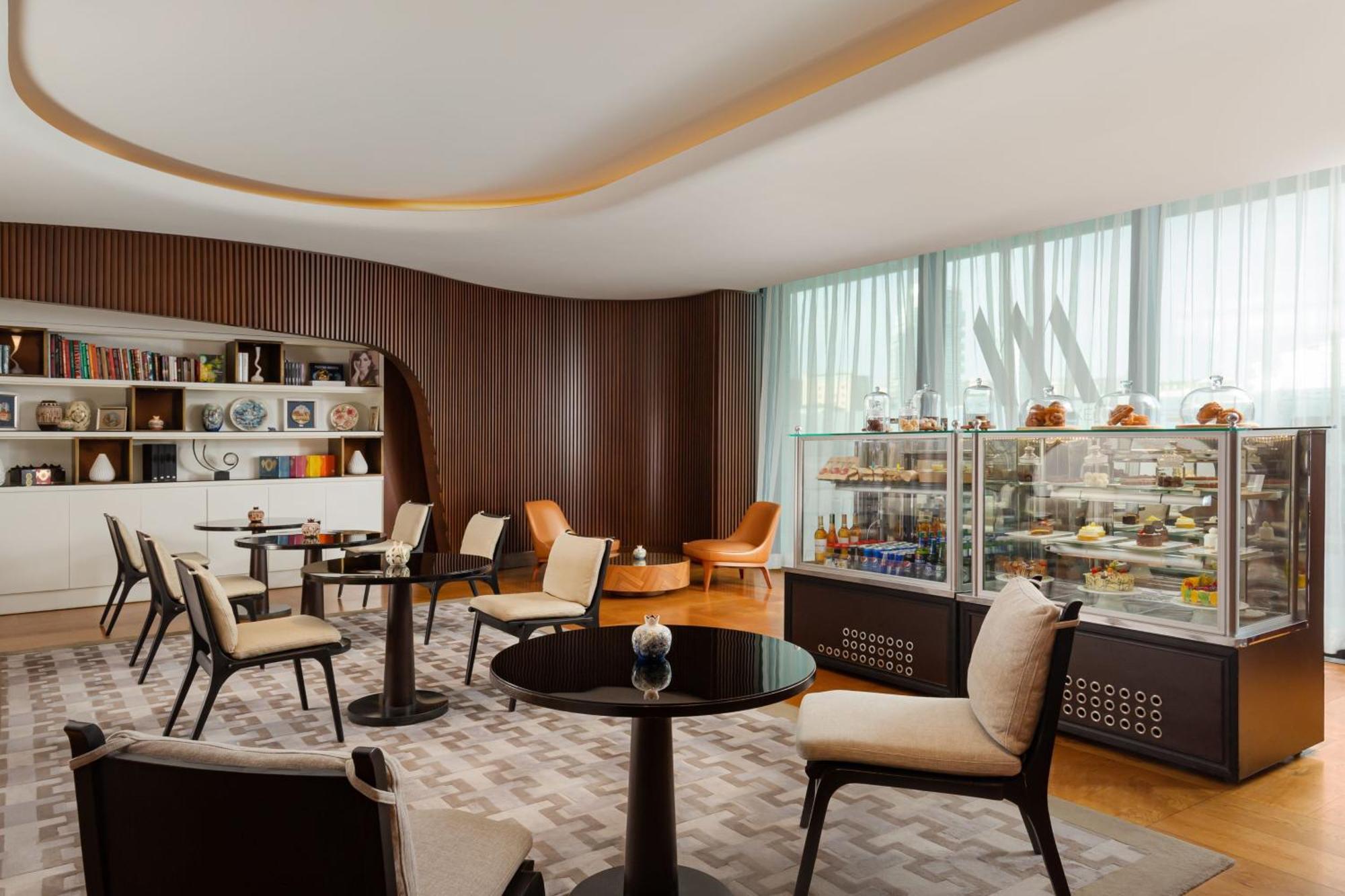 Baku Marriott Hotel Boulevard エクステリア 写真 The W Lounge at Kuala Lumpur International Airport
