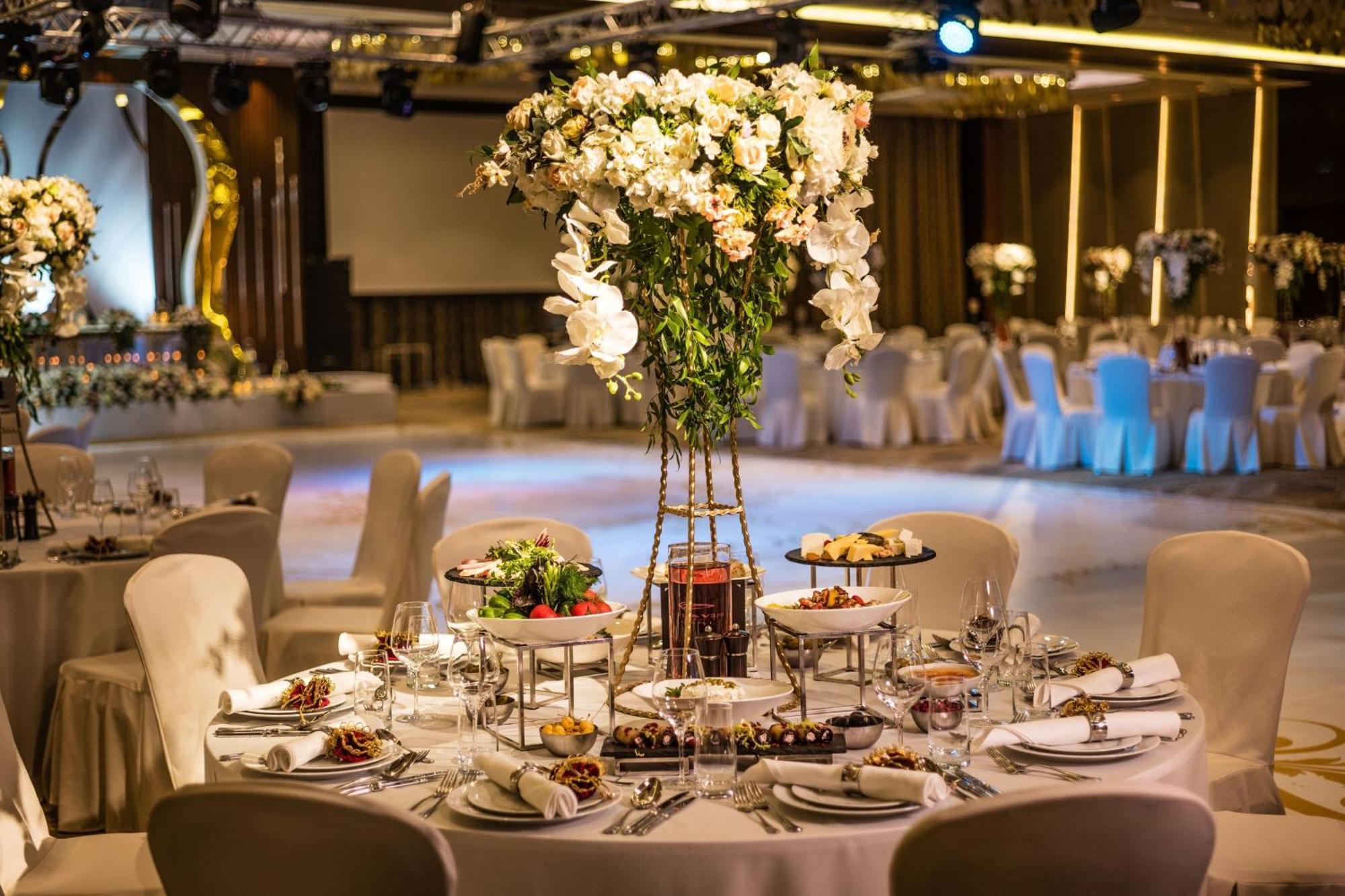 Baku Marriott Hotel Boulevard エクステリア 写真 The 2015 British Academy Television Awards at the Royal Television Society Television Centre