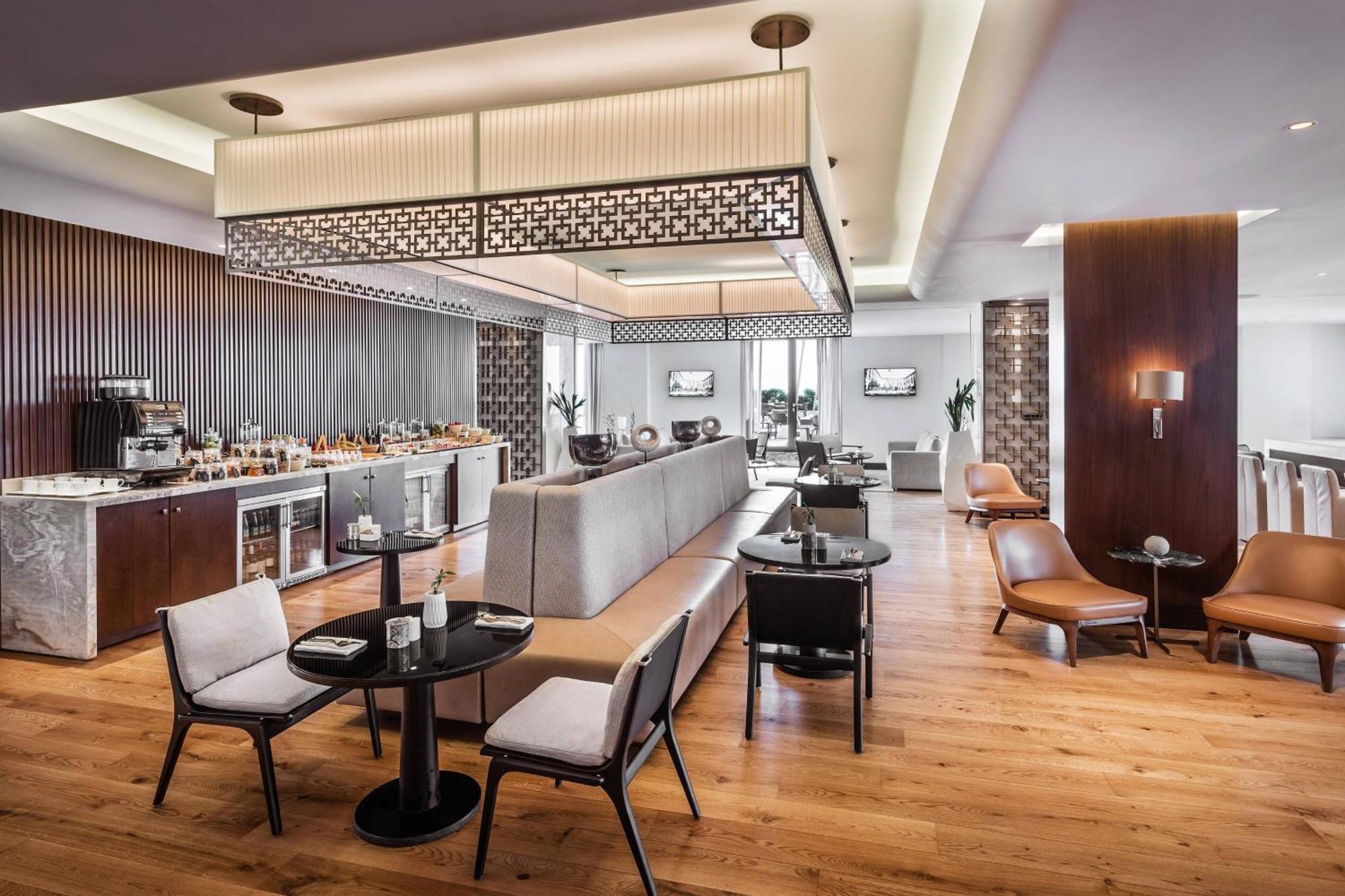 Baku Marriott Hotel Boulevard エクステリア 写真 The lounge at the airport
